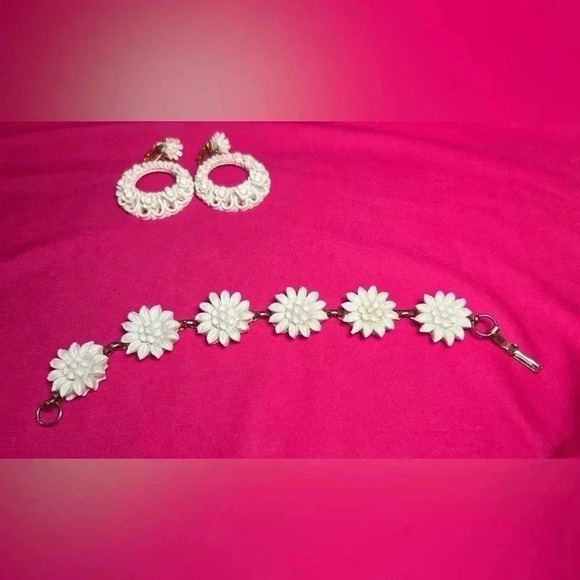 Vintage Boho Bracelet & Clip-on Earring Set-Excellent Condition. - Picture 7 of 9